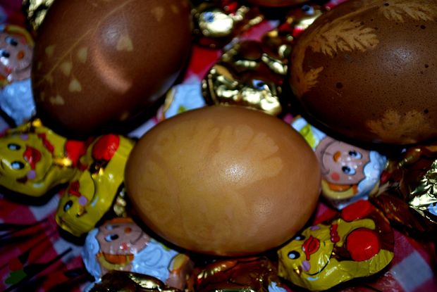 Kipróbáltuk: kurkuma és cékla mint tojásfesték Kipróbáltuk: kurkuma és cékla mint tojásfesték