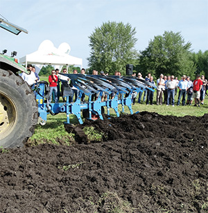 Nagy volt az érdeklődés a szántóföldi gépbemutatón