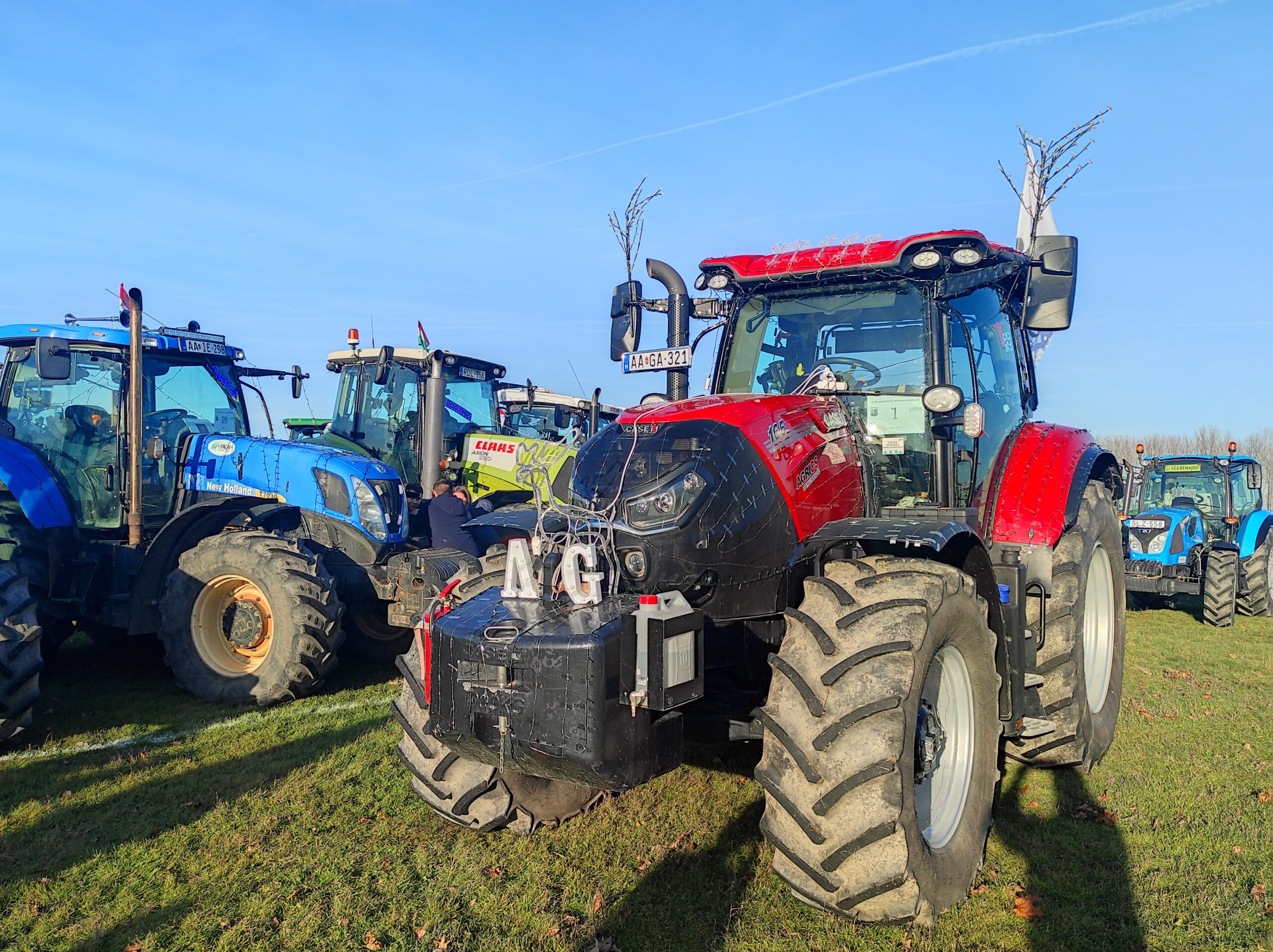 Óévbúcsúztató traktoros felvonulás