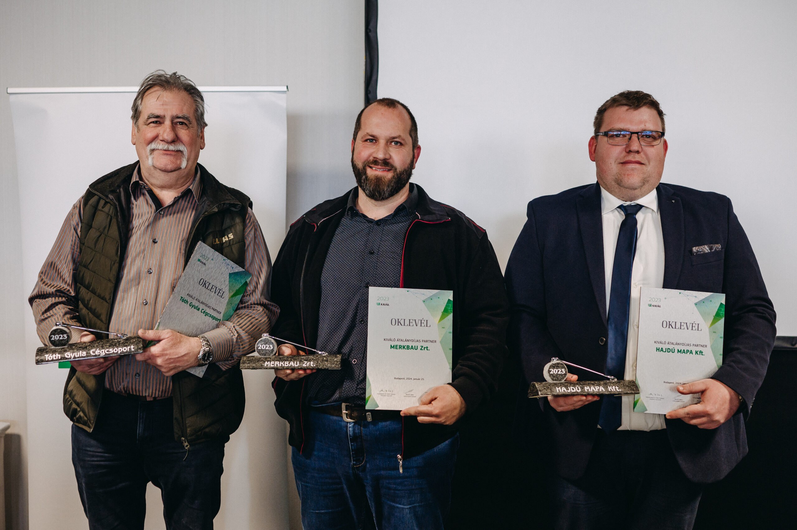 A díjazottak: Tóth Gyula, Grobál Károly és Hajdú Miklós