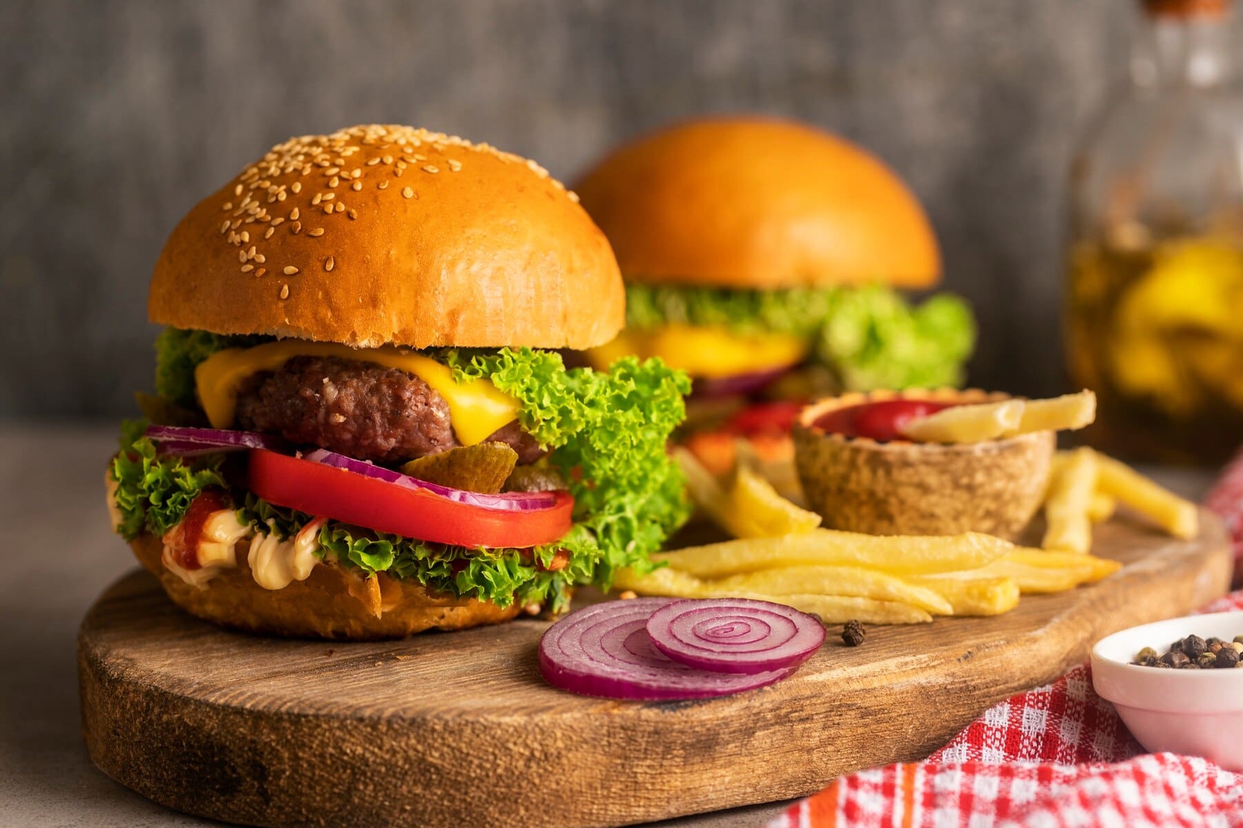 ultrafeldolgozott élelmiszerek, hamburger, sült krumpli