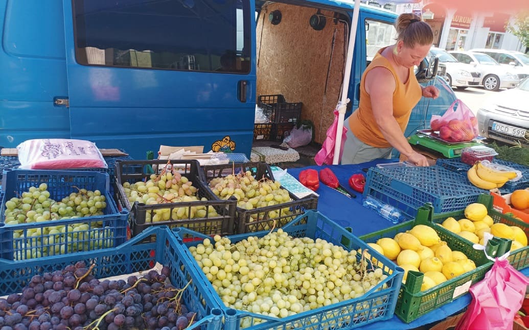 szőlő egy kárpátaljai piacon