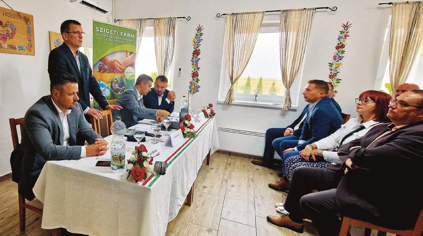 A partnertalálkozó előadói: Hollósi Dávid, Szabó Endre, Feldman Zsolt és a házigazda,Szigeti Tamás szigeti farm