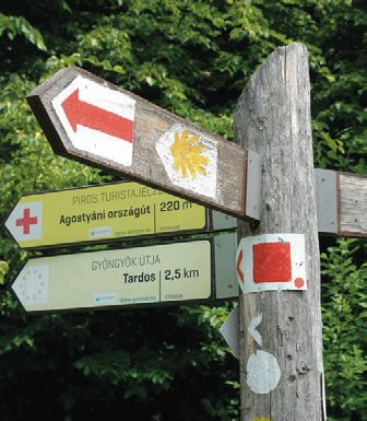 turistaút jelző táblák neszmély