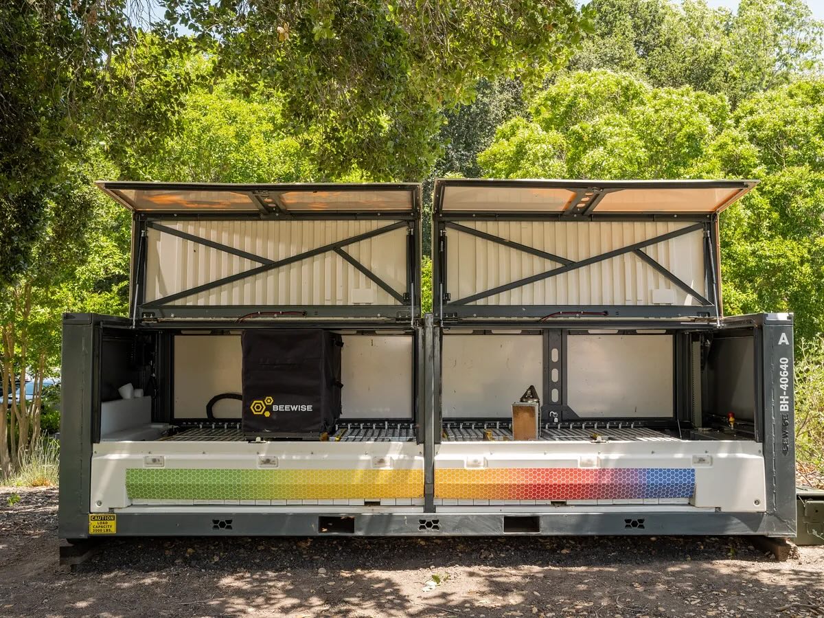 BeeHome, robotizált kaptár erdőben