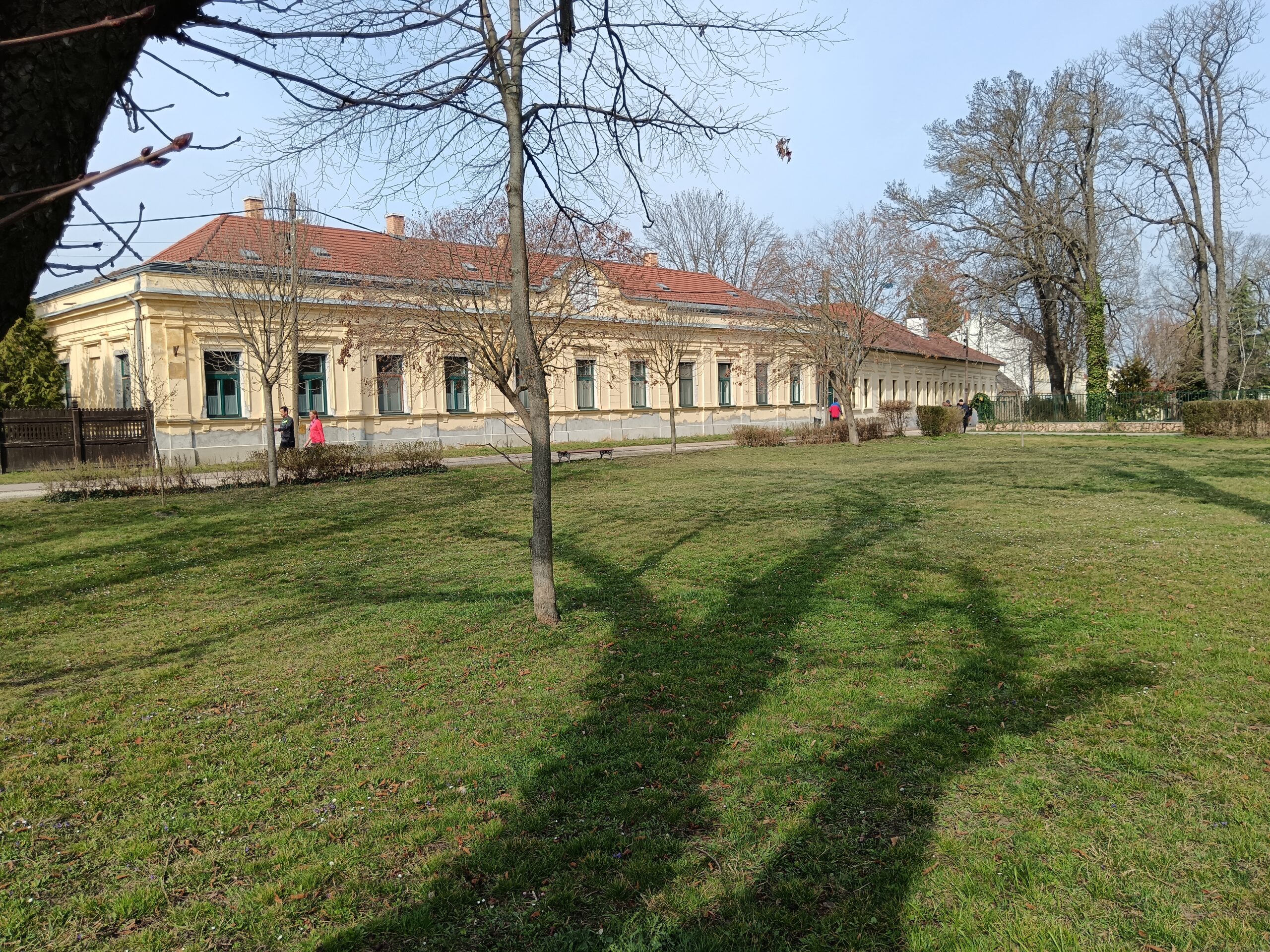 A Vérteserdő Zrt. Síkvidéki ErdészetiIgazgatóságának ikonikus épülete