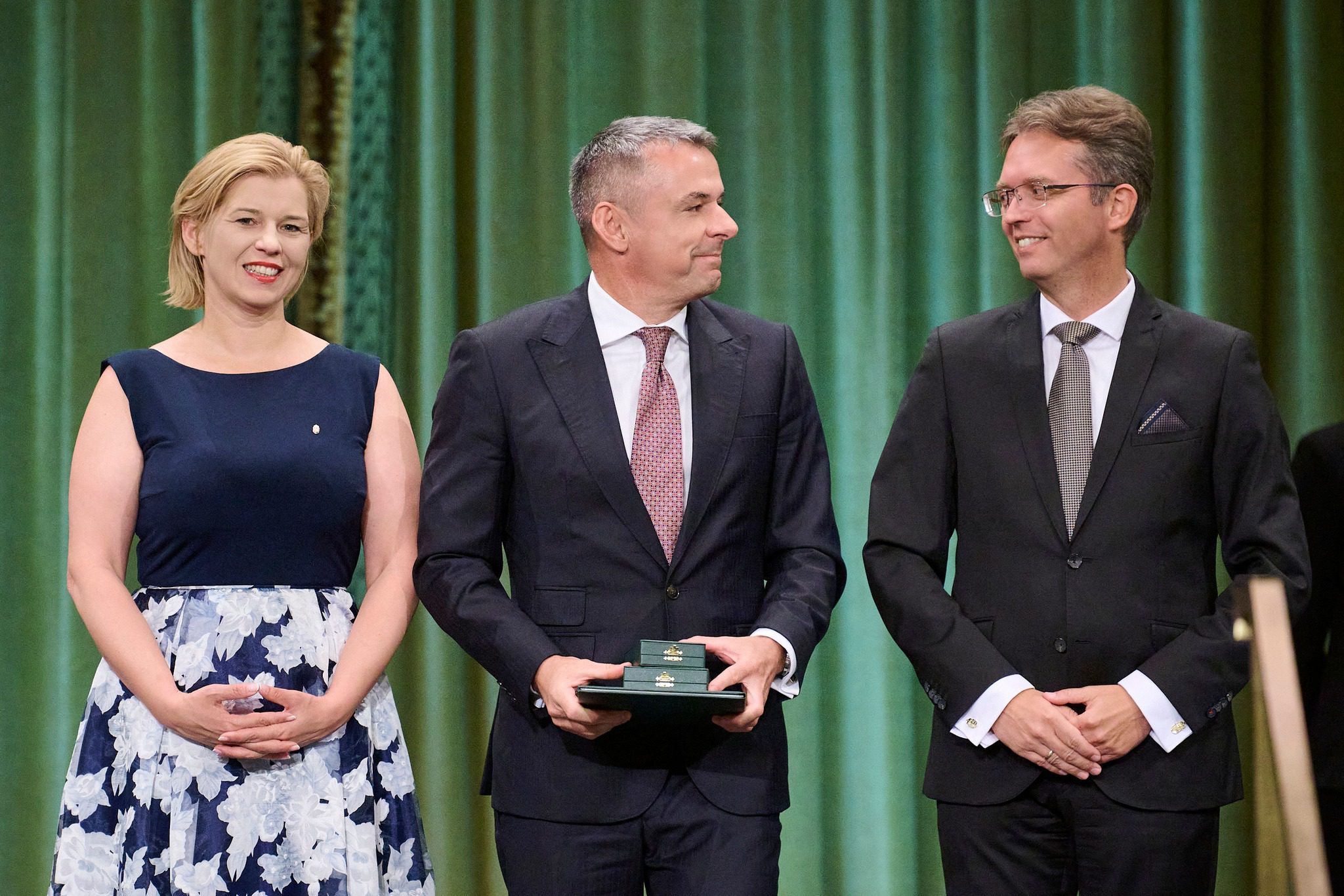 Hankó Balázs kultúráért és innovációért felelős miniszter példamutató, áldozatos tevékenysége elismeréseként a Magyar Érdemrend parancsnoki kereszt polgári tagozat kitüntetésben részesítette Dr. Gyuricza Csabát, a Magyar Agrár- és Élettudományi Egyetem rektorát.