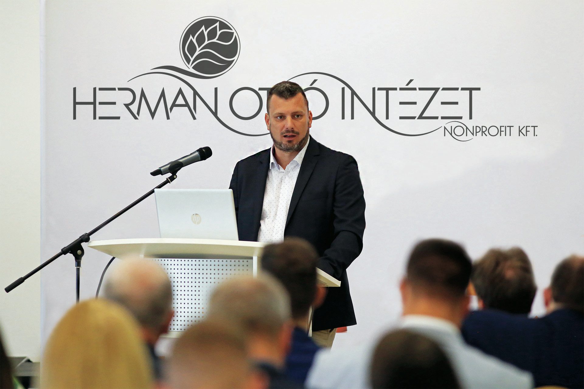 Fieszl Csaba, a VTE vezetője