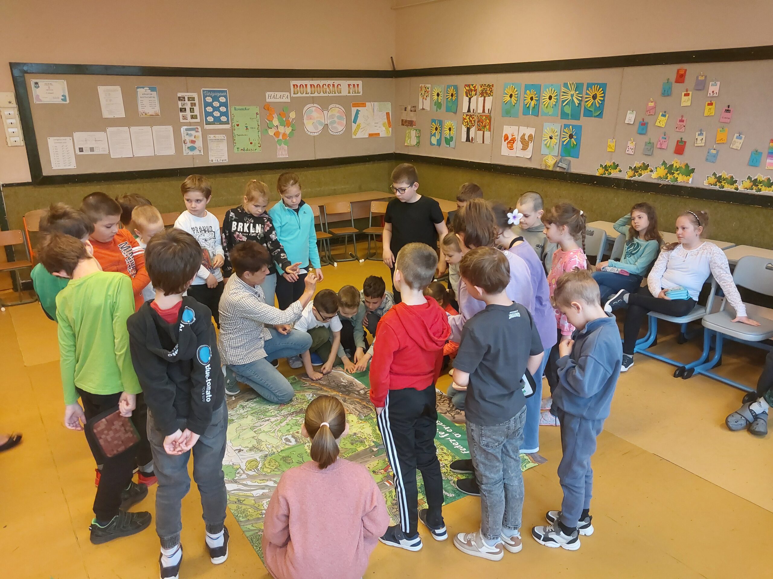 Iskolában az erdő program Klotz Mártaerdőpedagógussal
