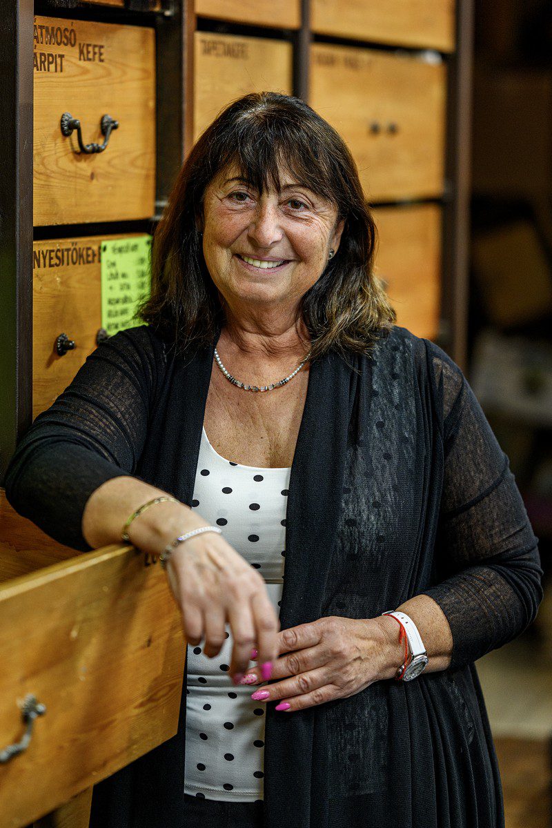 kefekészítő SmulovicsnéWinter Katalin