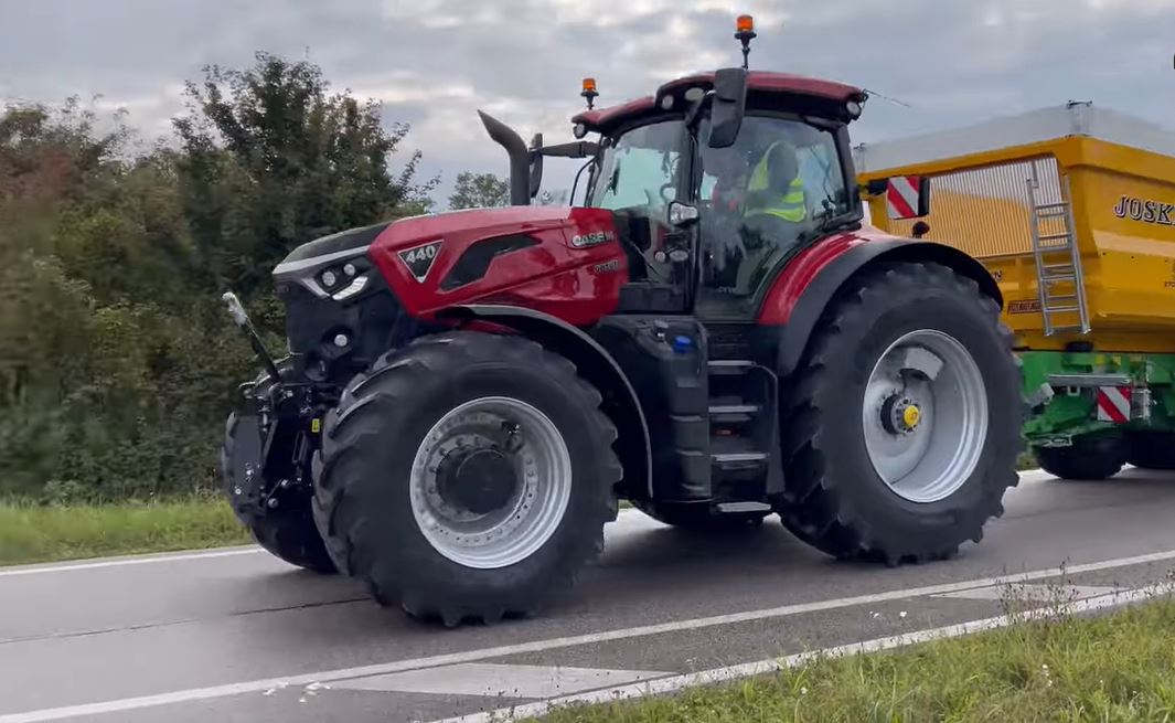 Case IH Optum 440 (Fotó: Agroaktuálně-youtube csatorna)