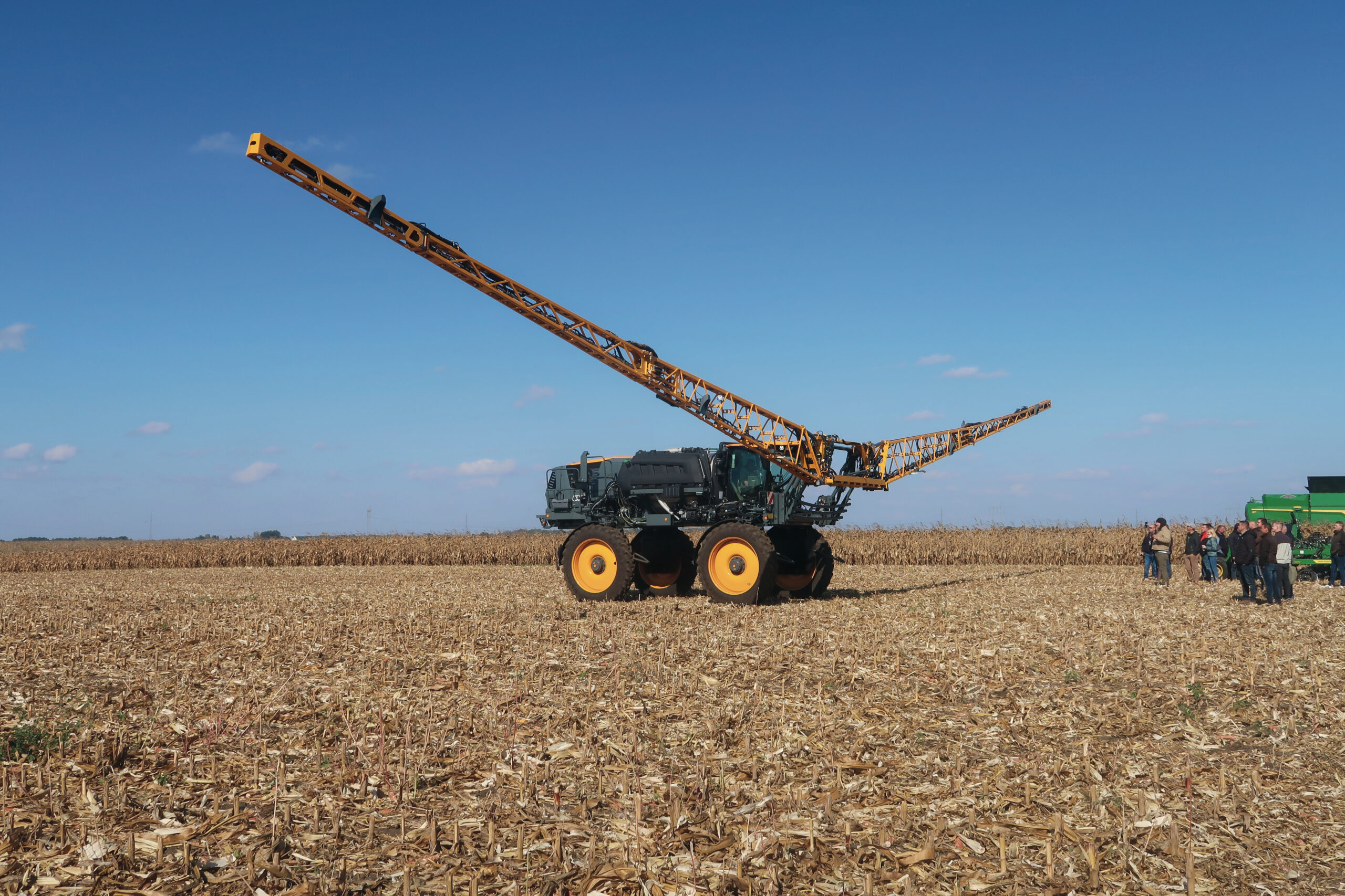 Hagie STS 12 önjáró permetező, 36 méteres szórókerettel, KITE Zrt.