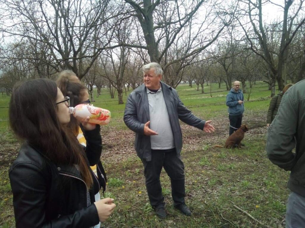Oktatás a gyümölcsösben; Magyar Vidékért Díj Forrás: Simon Attila