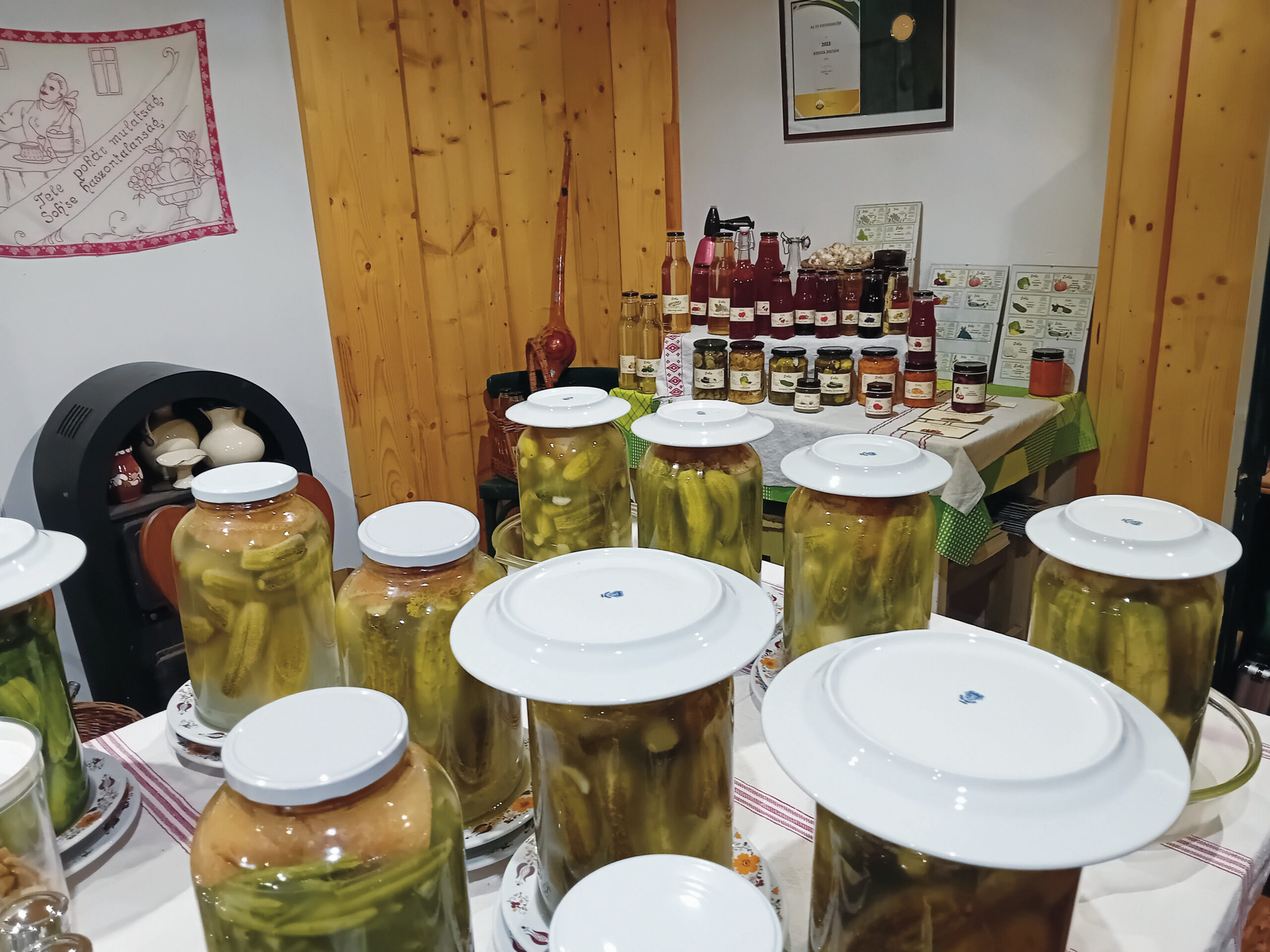 A savanyúságok a téli időszakban keresettek, különösen a kovászos uborka