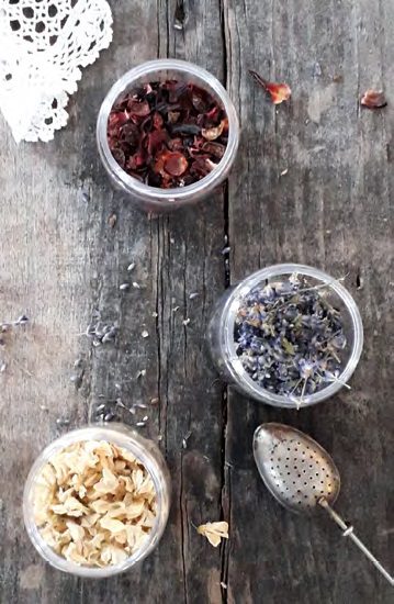 A kínai orvoslás szerint hideg időben a sötét (fekete) teák fogyasztása javasolt, ugyanakkor Magyarországon nagyon sok gyógynövény is elérhető, termeszthető, melyek szintén az egészségünket szolgálják ebben az évszakban.