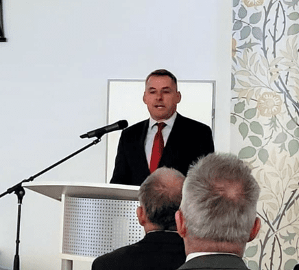 Gyuricza Csaba rektor megnyitottaa rózsafesztivált és bemutatta a rózsakert fejlesztési irányait