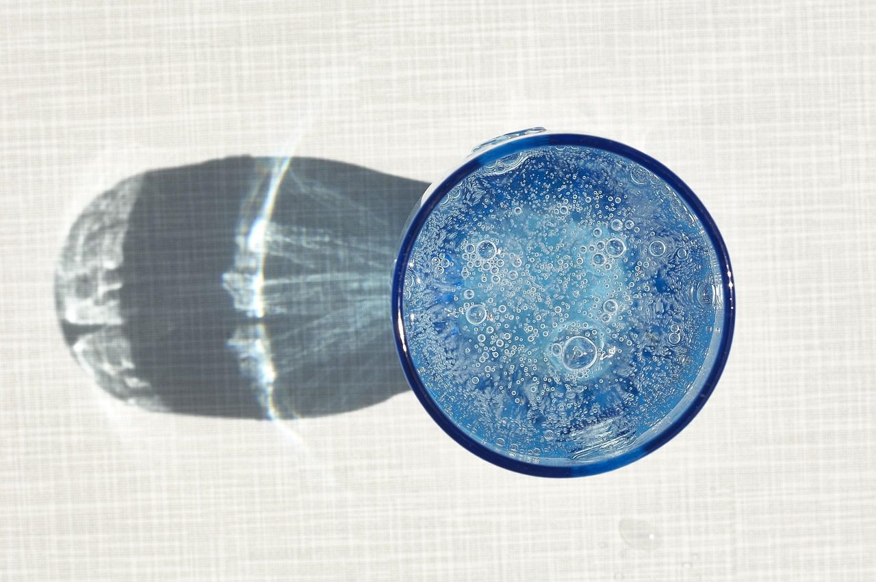 ásványvíz szódavíz víz pohár