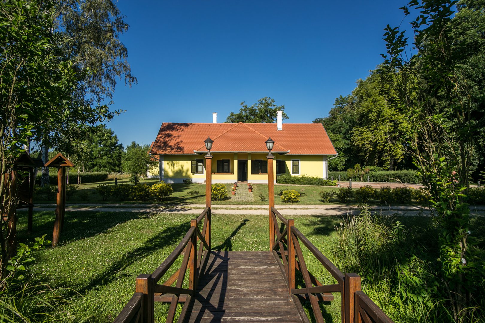 A petesmalmi Studinka László TermészetismeretiKözpont egyik állomása a 10 kilométer hosszú tanösvénynek