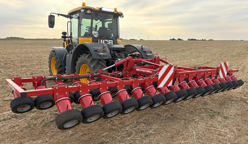 Gumiabroncsos gyomirtó géppel lépett piacra egy francia gyártó