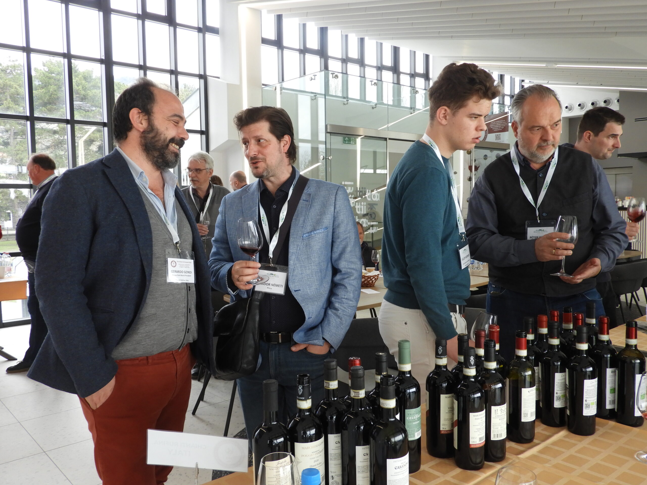 Borrégiók egymás mellett, egymásért