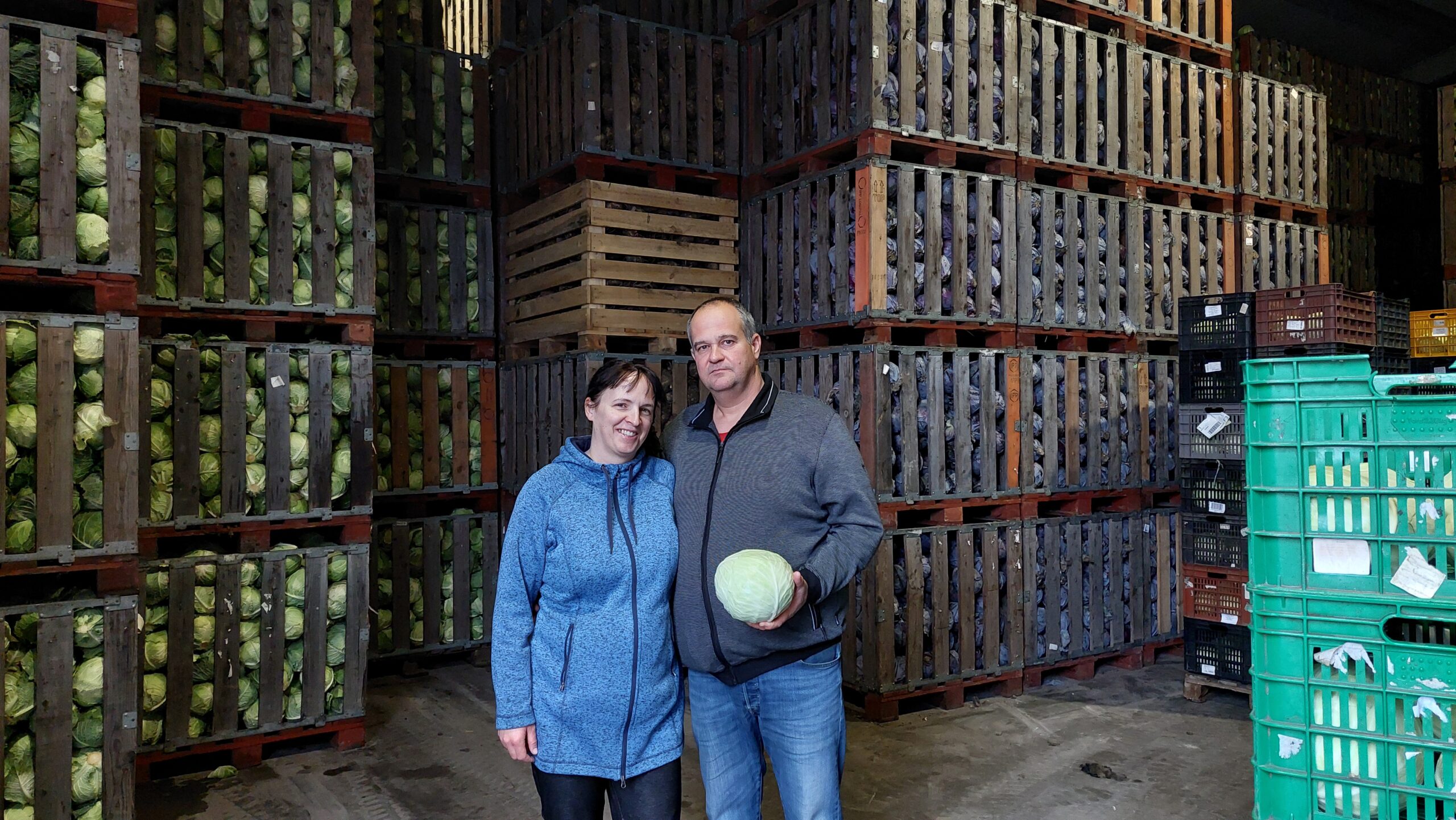 gazdálkodást főként a családraalapozzák, remélhetően a négy gyermekből lesz, aki majd szintén lát benne jövőt, mondja Szatmári Benő és felesége, Eszter