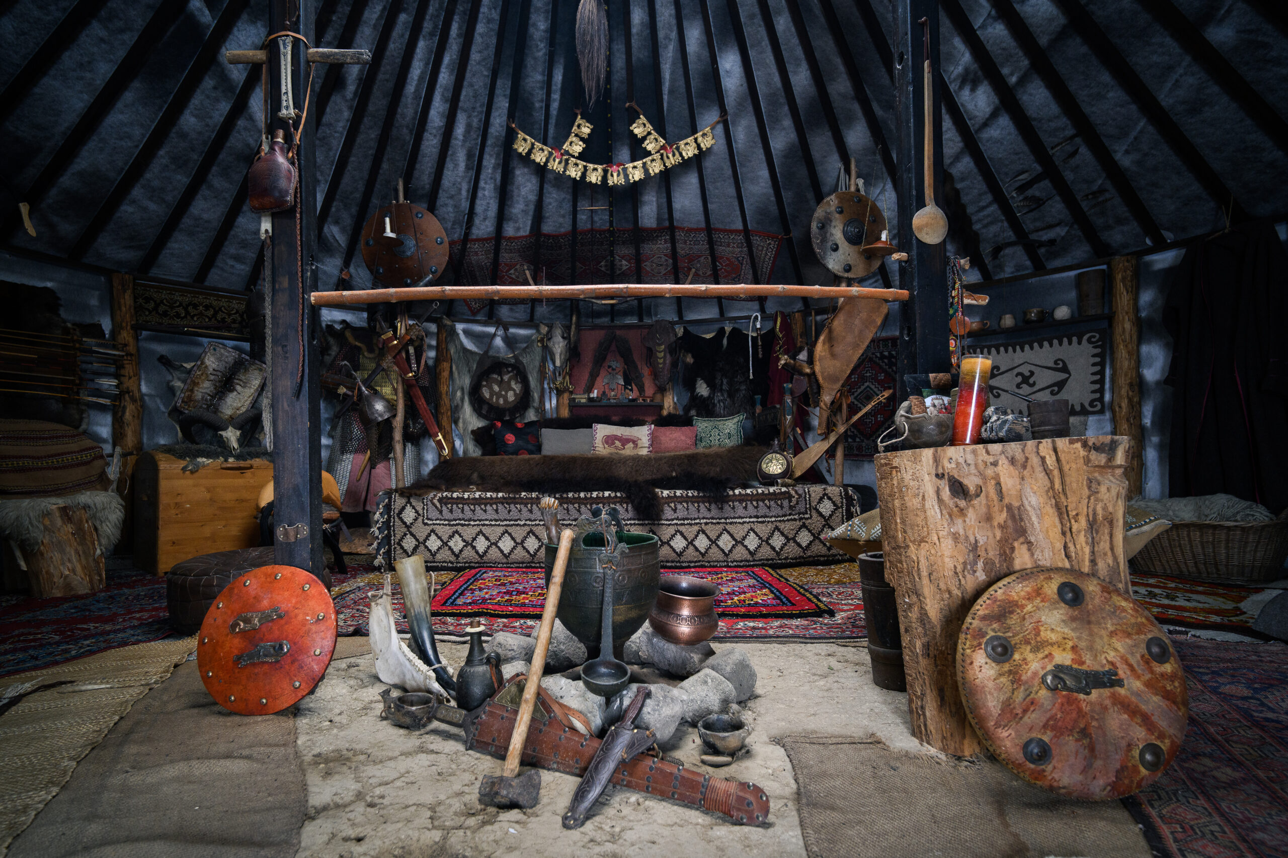 Cziraki Viktor hagyomány hagyományőrzés szkíta falu ház sárfal jurta