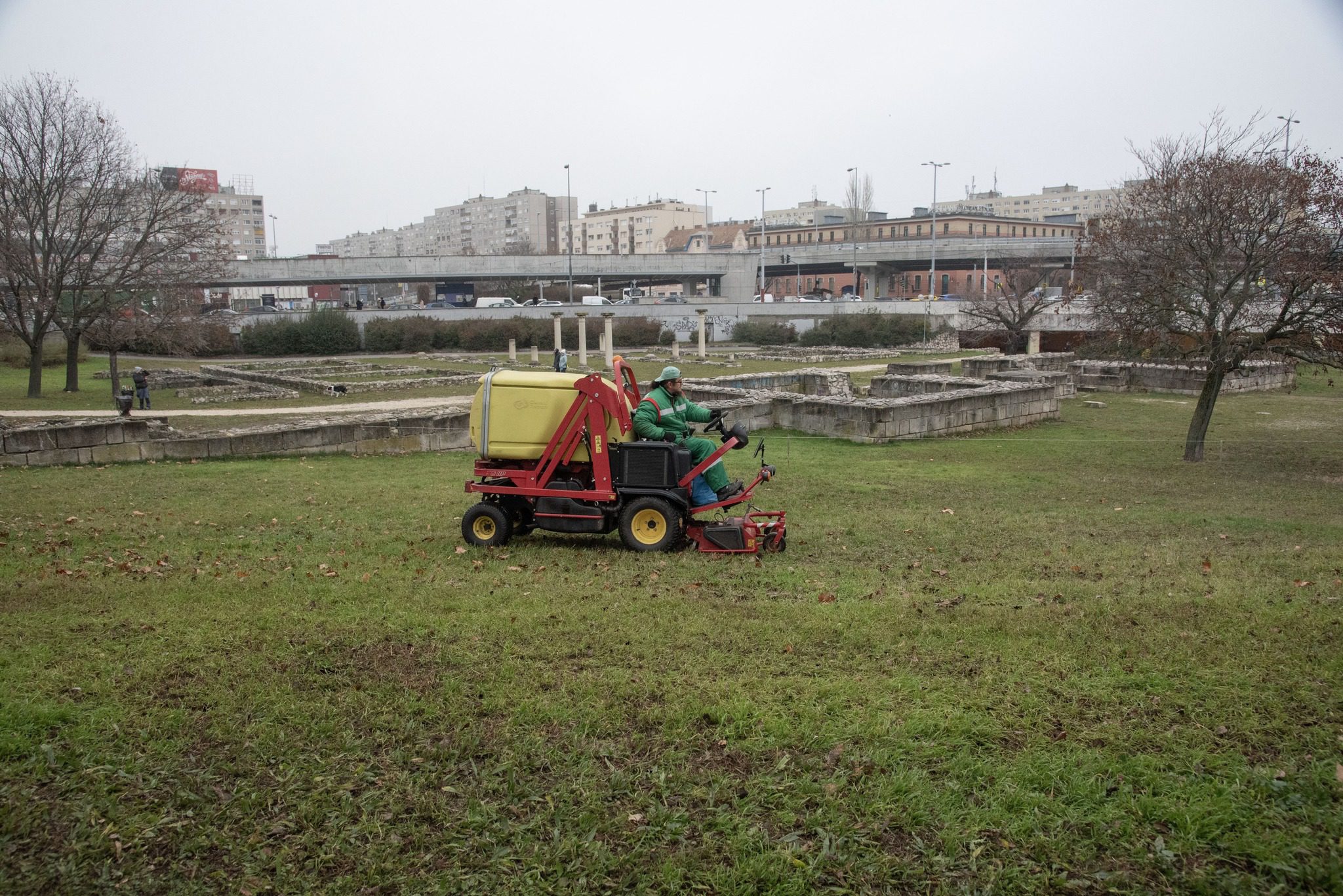 Budapest magkeverék vetése a Flórián téren