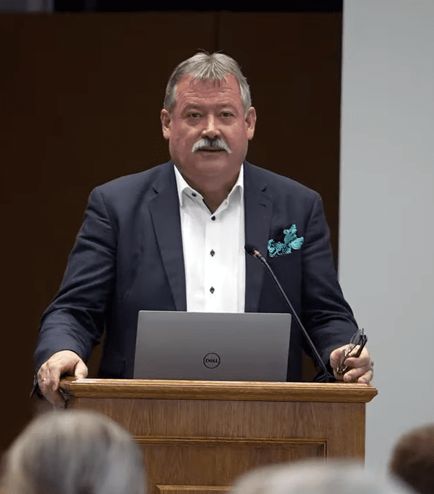 V. Németh Zsolt: az a siker, hogyaz egész országban ismert lett a vizet a tájba szókapcsolat