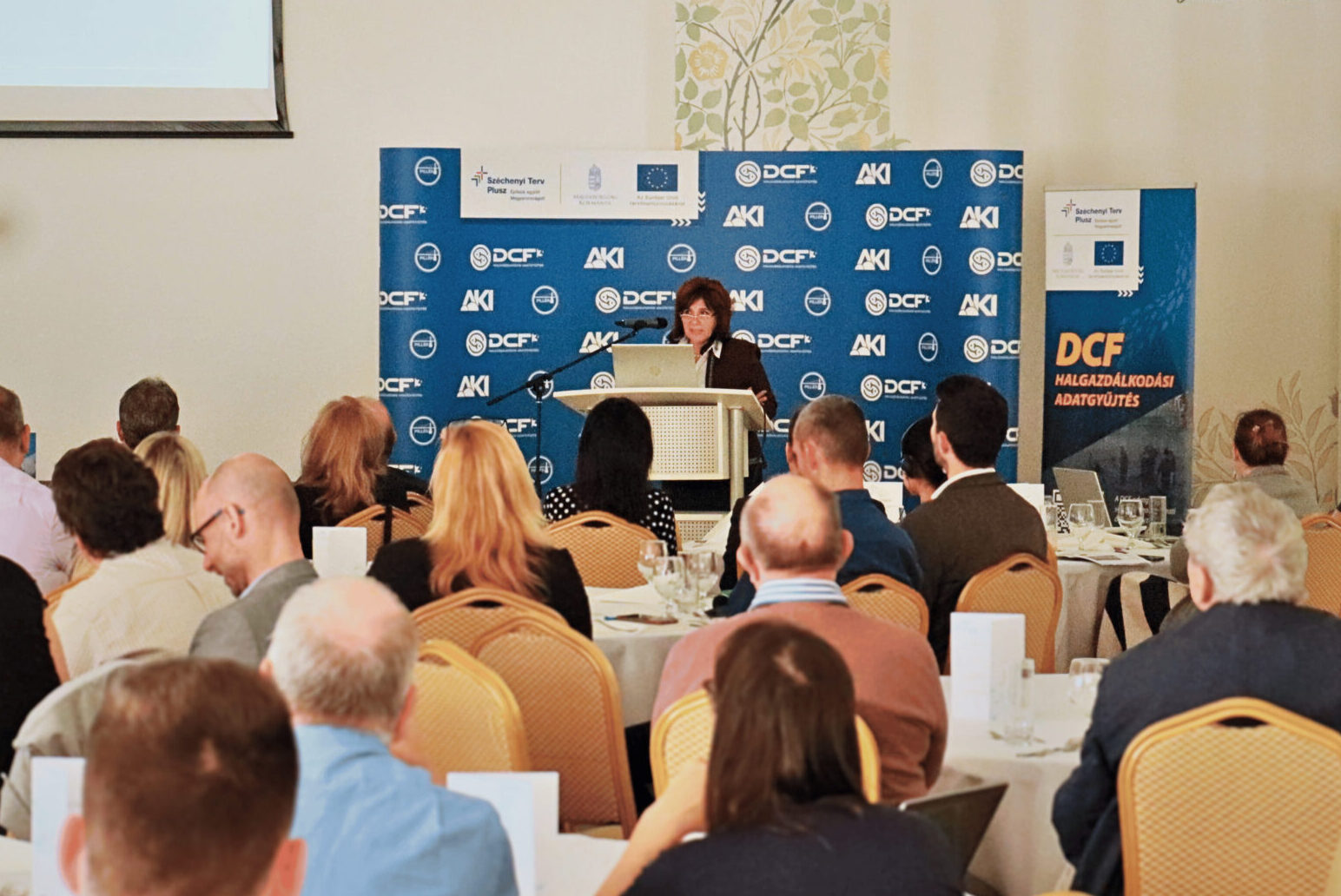 A DCF3 projekt főbb feladatait Bojtárné Lukácsik Mónika, az AKI Akvakultúra és Halászati Elemző Osztályának osztályvezetője ismertette a projektnyitó rendezvényen