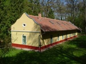 Erdei iskola (Lengyel-Annafürdő)