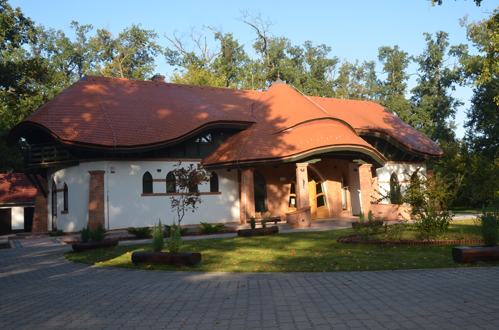 Pusztavacsi Parkerdő és Vendégház